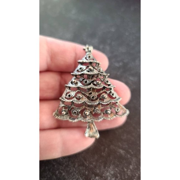 Vintage Silver Tone Metal Christmas Tree Brooch - Picture 2 of 10